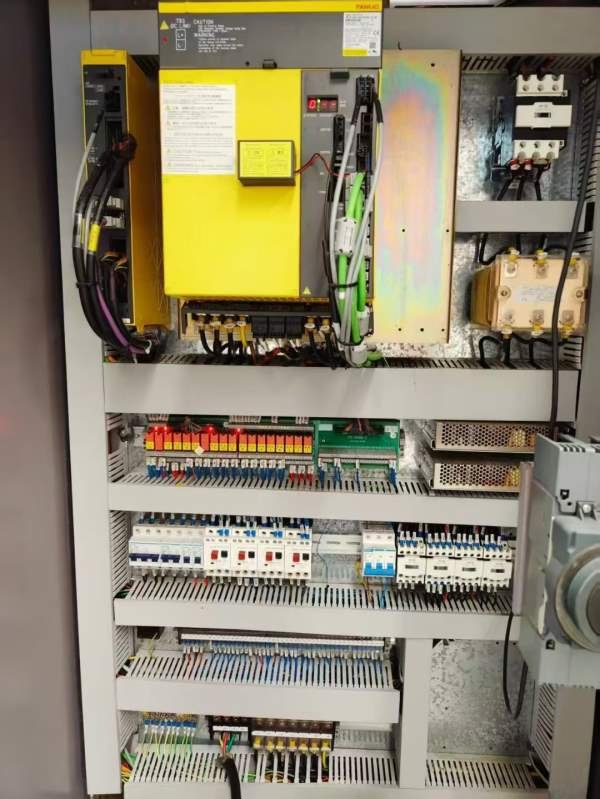 新诺（皖南）V8加工中心年份：2022年系统：发那科OI-M.