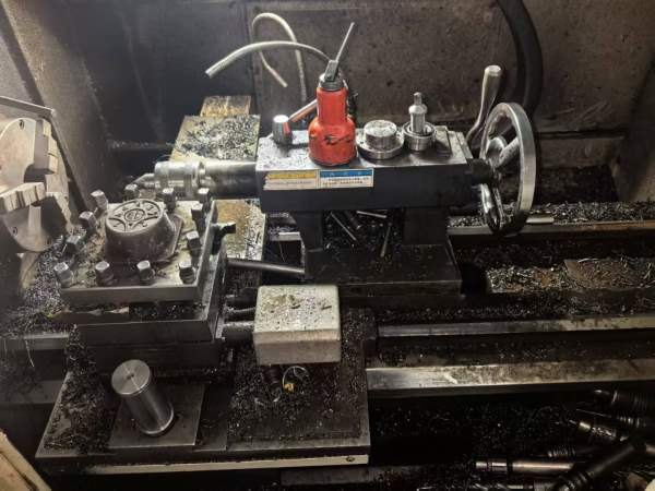 精品2021年正宗云南一机50数控车床，82mm主轴孔，2580.