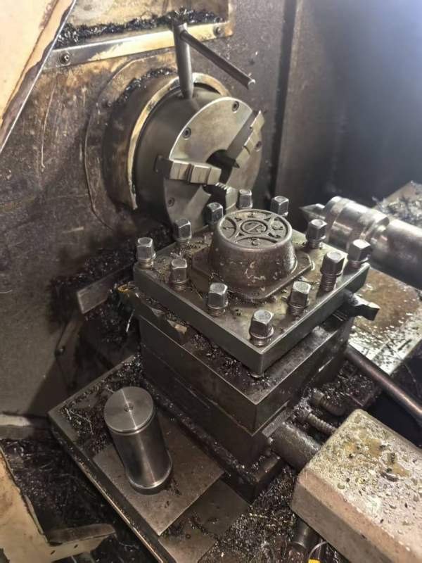 精品2021年正宗云南一机50数控车床，82mm主轴孔，2580.