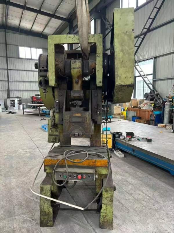 扬力40吨冲床批发，无锡提货