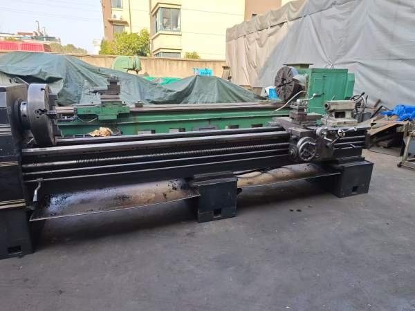 刚刚到货:精品宝鸡CS6150C3米车床，主轴孔105c，低价.