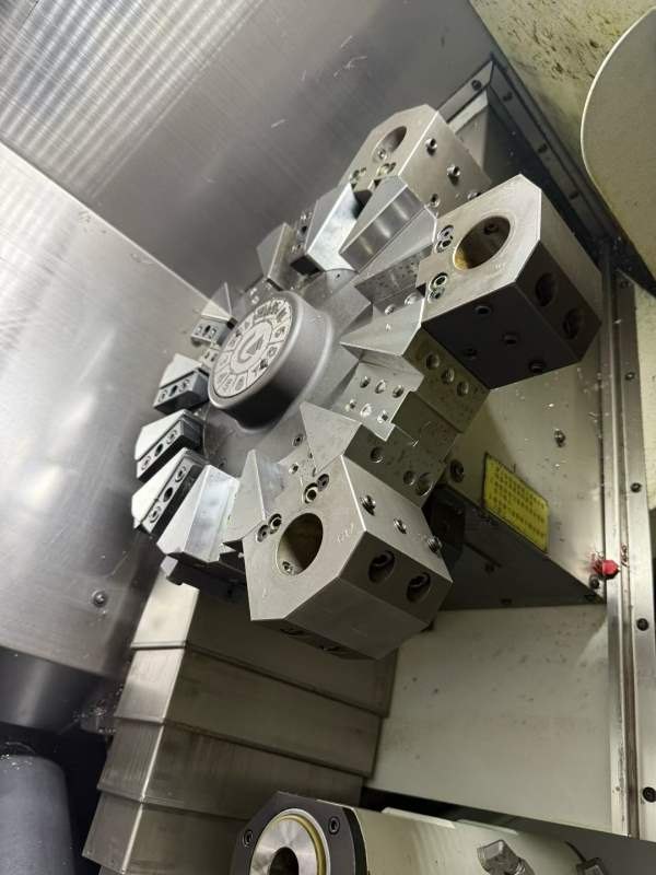 台湾程泰GLS200数控车床10寸选配卡盘12工位重型伺服刀.