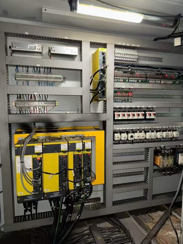 海天GRU2830米龙门，工作台2米3米，门宽2.8米，门高1..