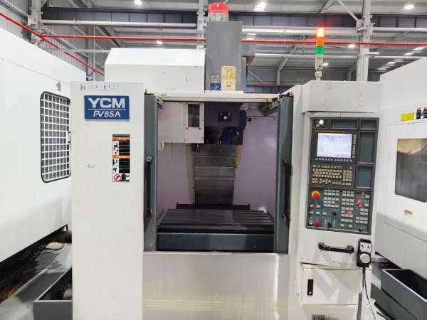 到货一批台湾机王永进FV85A加工中心，上市公司设备，.