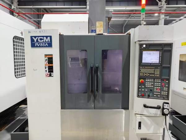 到货一批台湾机王永进FV85A加工中心，上市公司设备，.