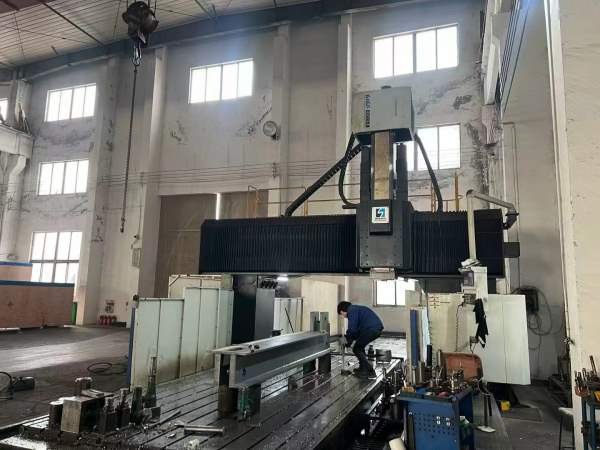 刚刚到货，准新高配国盛GMF-6034RH数控龙门铣床一台，.