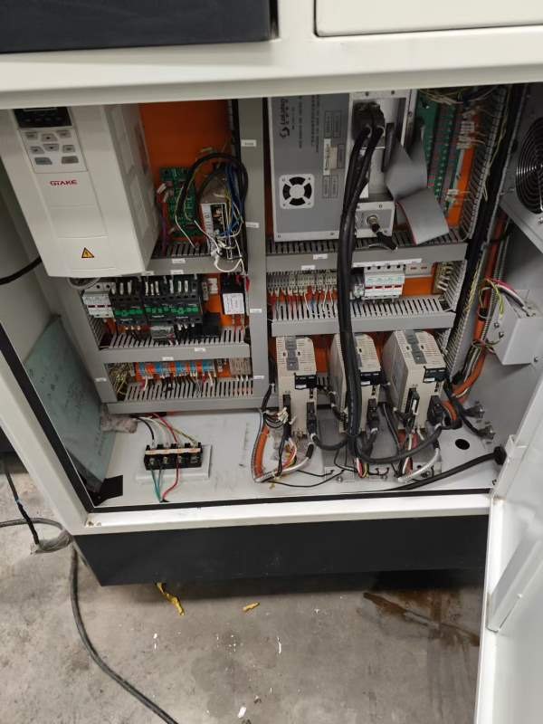 杨森雕铣机，洛阳仓库。