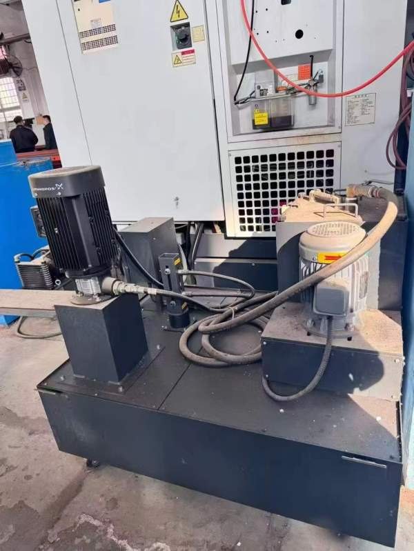 使用1000小时左右同款4台友佳1000A立加、发那科@驱动.