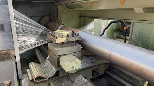 准新6180数控车一批到货，加工长度有 2台5米，2台10米.