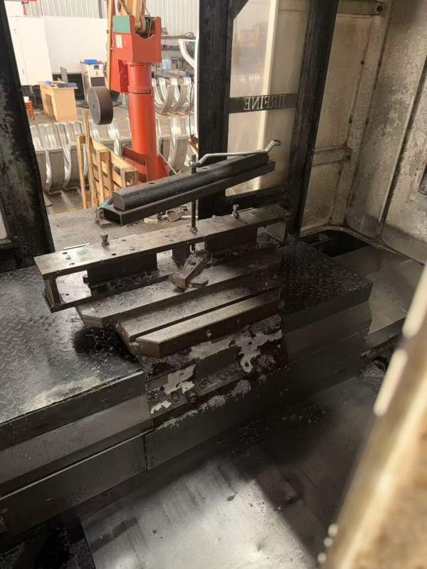新定乔峰630单台卧加，工作台630630，三轴行程1300950.