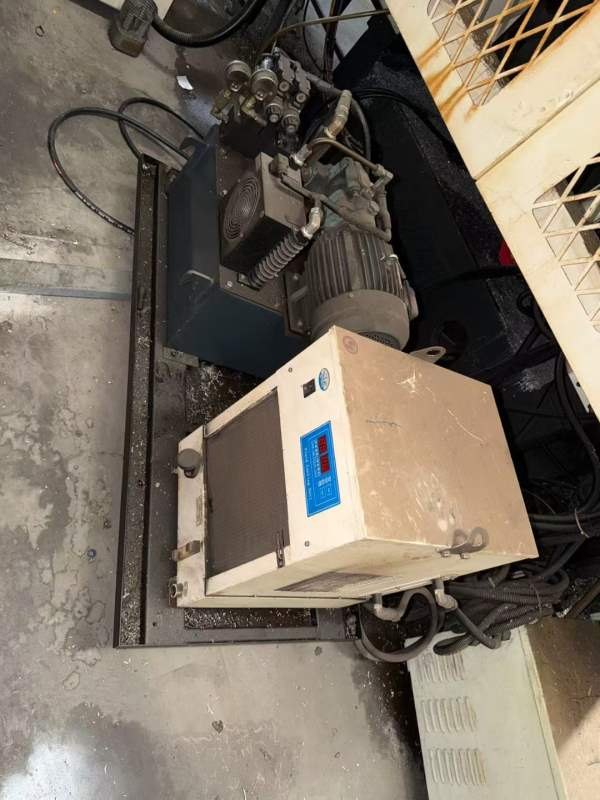 新定乔峰630单台卧加，工作台630630，三轴行程1300950.