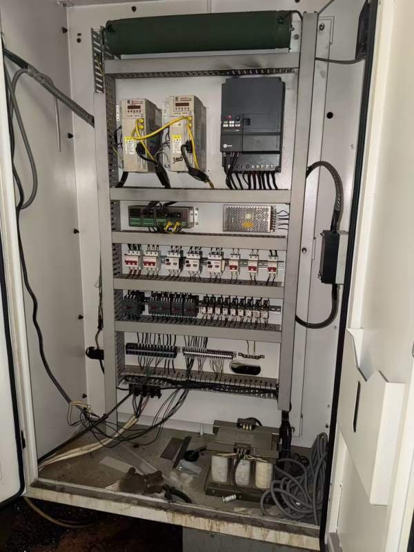 山东星火61125X1500数控车。