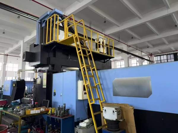 斯可源4028龙门加工中心工作台2.5 X 4米门宽2.8米，二.