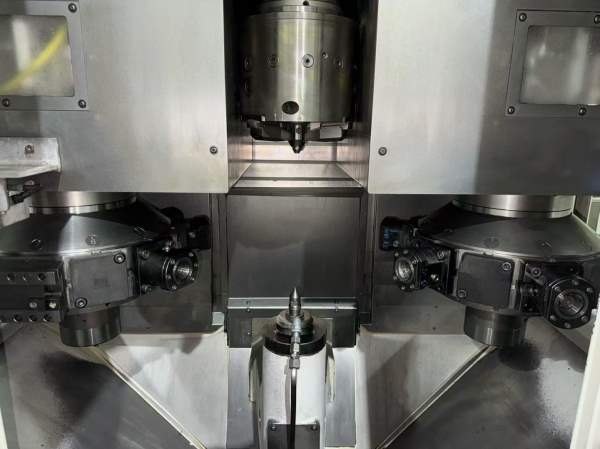 德国EMAGVT100数控倒立车卡盘直径:160mm回转直径：210.