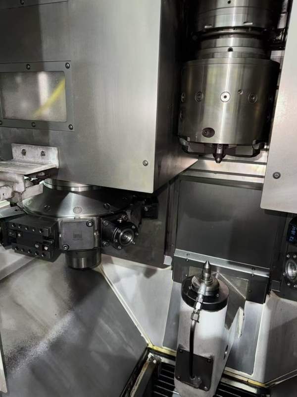 德国EMAGVT100数控倒立车卡盘直径:160mm回转直径：210.