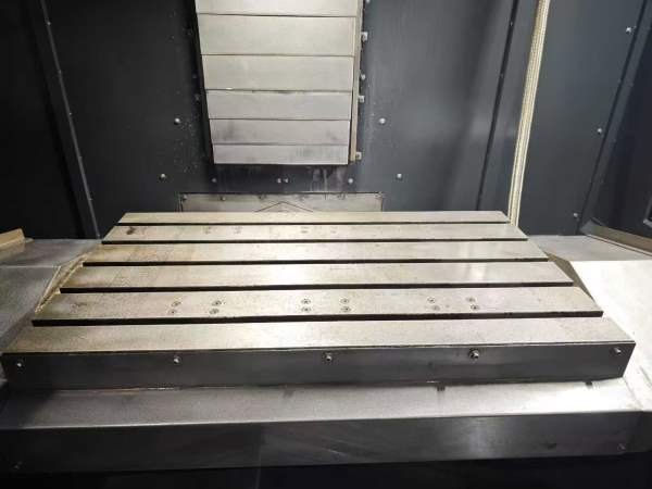 出售杭州大天855加工中心两台、发那克m f Plus系统，4.