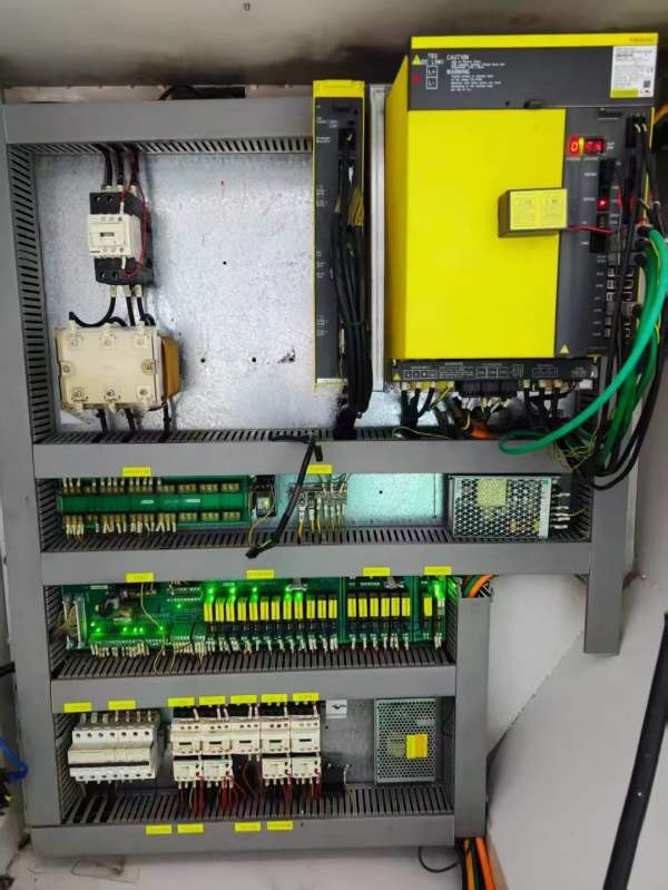 新到两台2021年江苏厚道850加工中心，发那科OI-MFPlus.