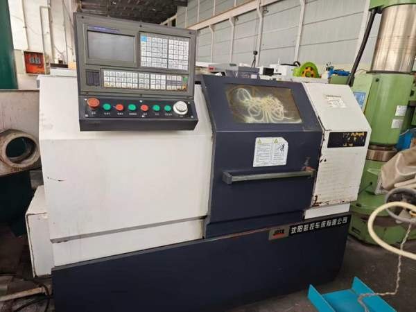 精品沈阳CAK630数控车床，线轨，6寸卡盘，排刀，广数.