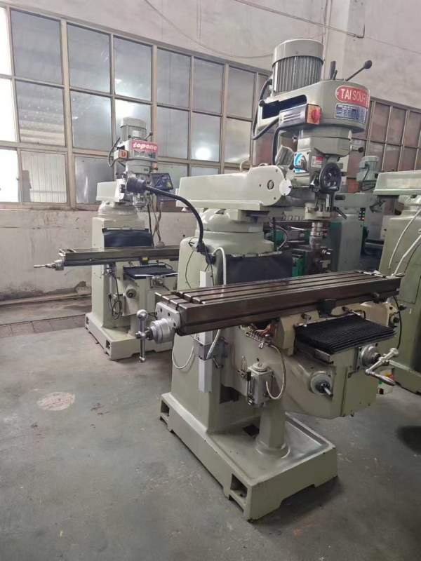 新到两台2024年精品4号炮塔铣两台，嘎嘎新