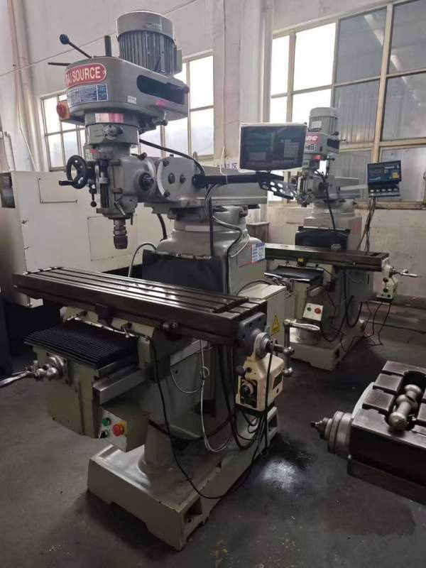 新到两台2024年精品4号炮塔铣两台，嘎嘎新