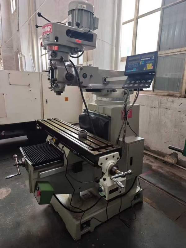 新到两台2024年精品4号炮塔铣两台，嘎嘎新