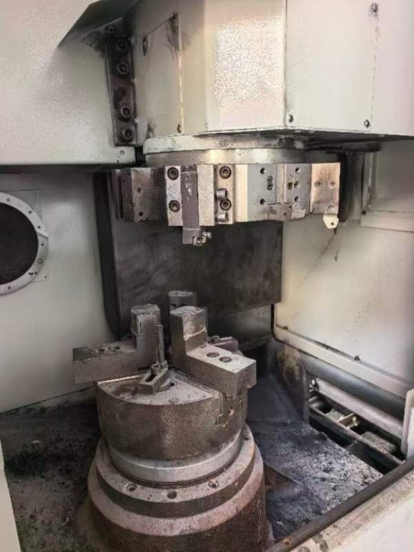 油欣VL-450R数控立式车床，同款10台。加工高度为450mm.