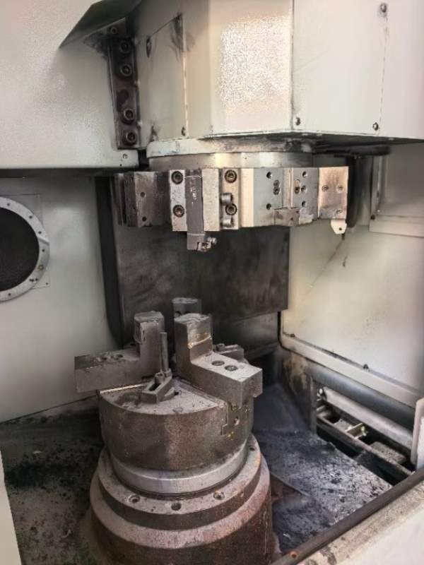 油欣VL-450R数控立式车床，加工高度为450mm，回转直径.