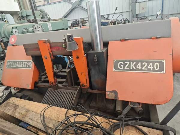 四台锯床低价出售，洛阳仓库。