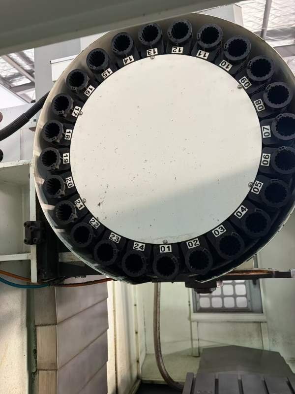 佛威1062三轴线轨，罗毅主轴8000转带油冷机，圣杰24把.