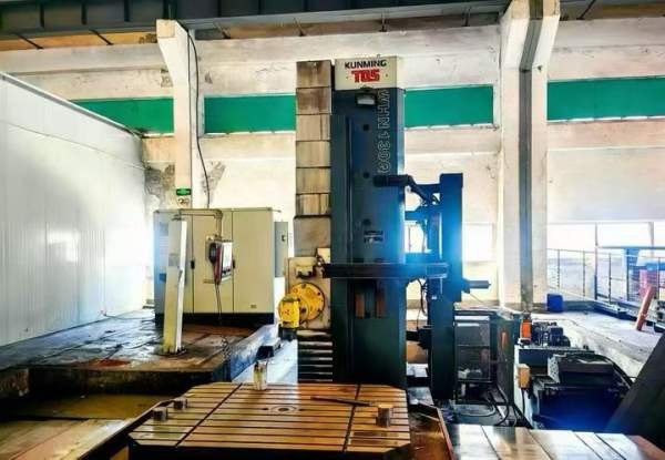 出售昆明道斯WHN130Q刨台式铣镗加工中心，40把刀库，.