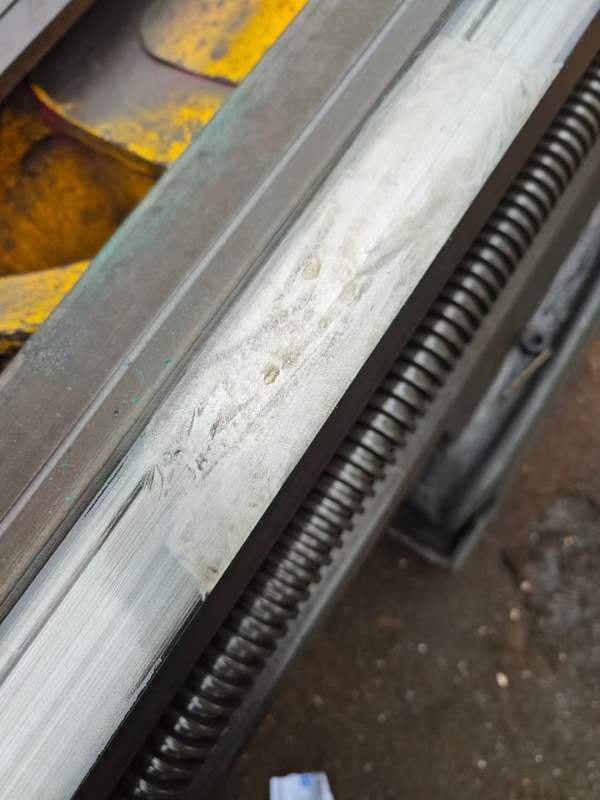 低价处理镇江齐航61633米车床，带500四爪卡盘，中心架.