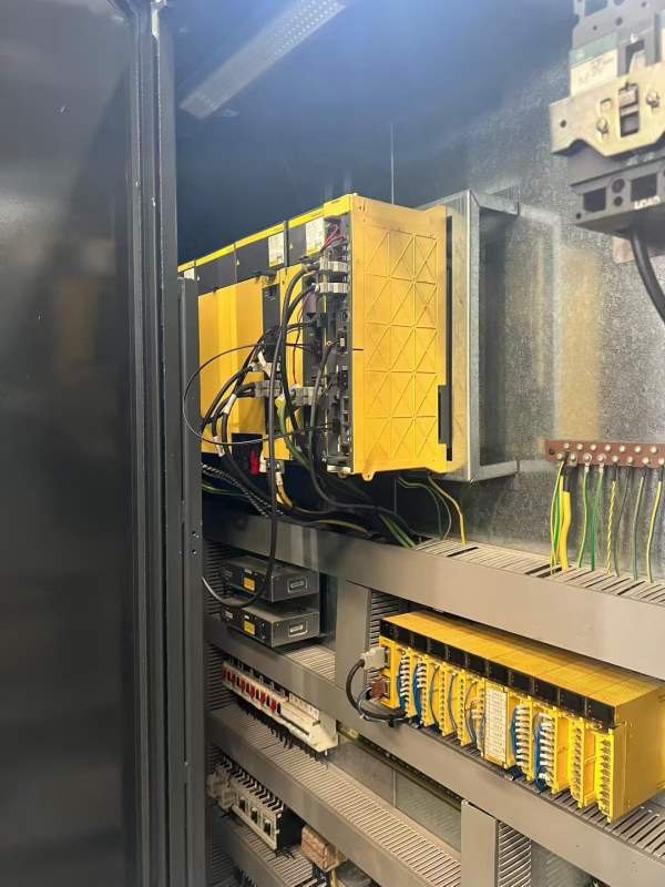 日本大日重型数控车床参数如下工件回转直径:1600mm卡.