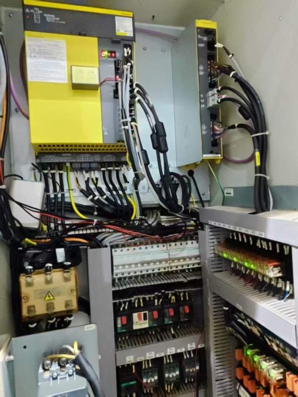 新到一台高配海天精工VMC850加工中心，2022年的，带主.