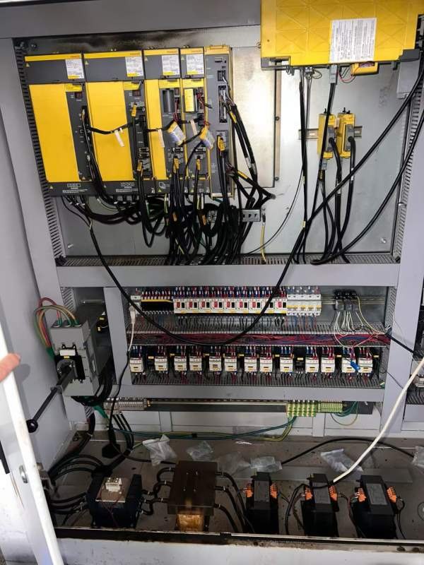 刚刚买下安装少用满配纽威1630龙门加工中心 ，工作台1.