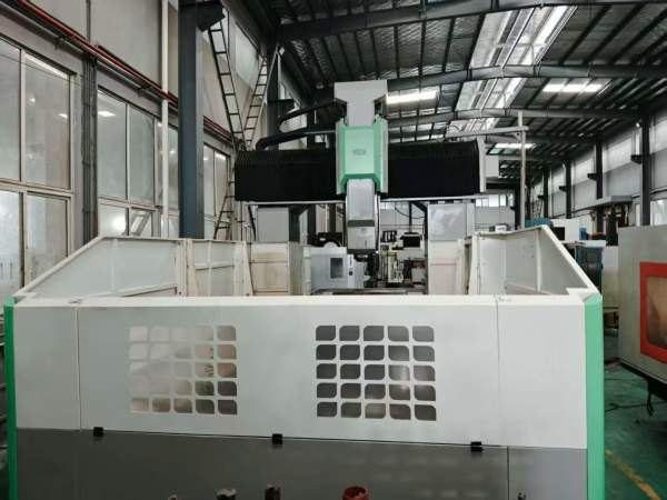 刚刚到货名铁MT-4025加高加重款数控龙门铣一台，两线.