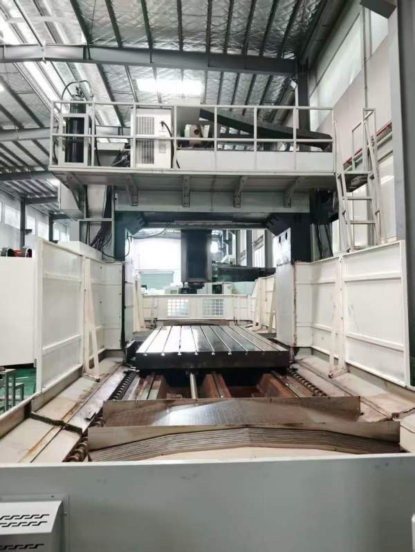 刚刚到货名铁MT-4025加高加重款数控龙门铣一台，两线.