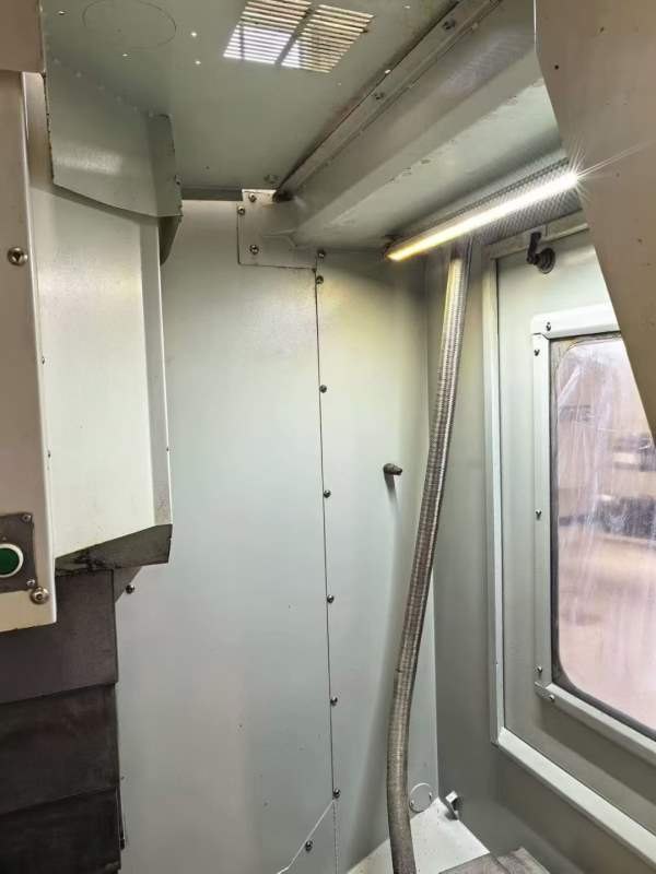 新到2台17年美国哈挺710加工中心三轴线轨BT40主轴直连.