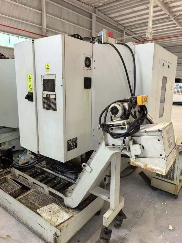 新到2台17年美国哈挺710加工中心三轴线轨BT40主轴直连.