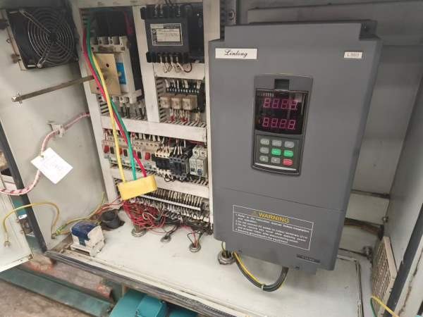 出售星火2010年产CWA6185X4000普车，导轨宽600，卡盘.