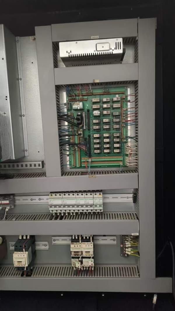 刚刚买下一台台群钻工中心，原版原漆，原装机况，有试.