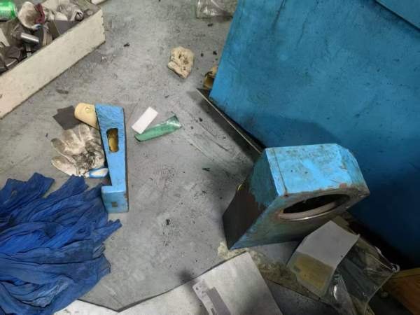 在位处理格兰德1332A1500外圆磨，精度能做到1丝内，轨.