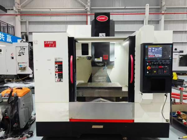 新到一台2022年非常少用一线品牌乔峰V-8加工中心，发.