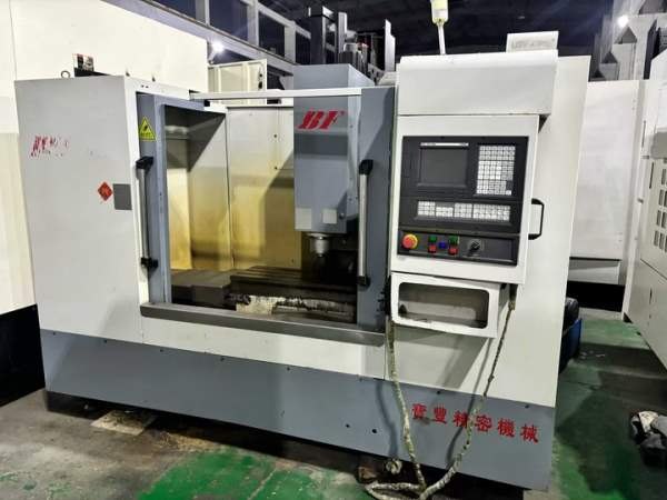 2011年宝丰800数控铣床，凯恩帝系统，三硬轨，8000转.