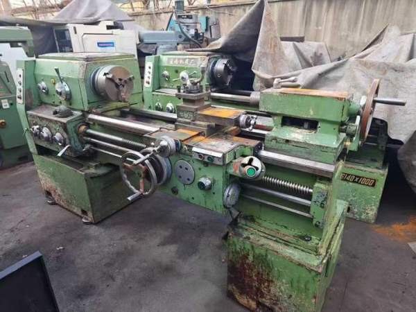 两台云南6140车床，长度1米，只需几千元一台，批发处.