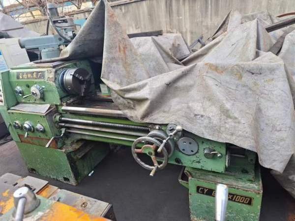 两台云南6140车床，长度1米，只需几千元一台，批发处.