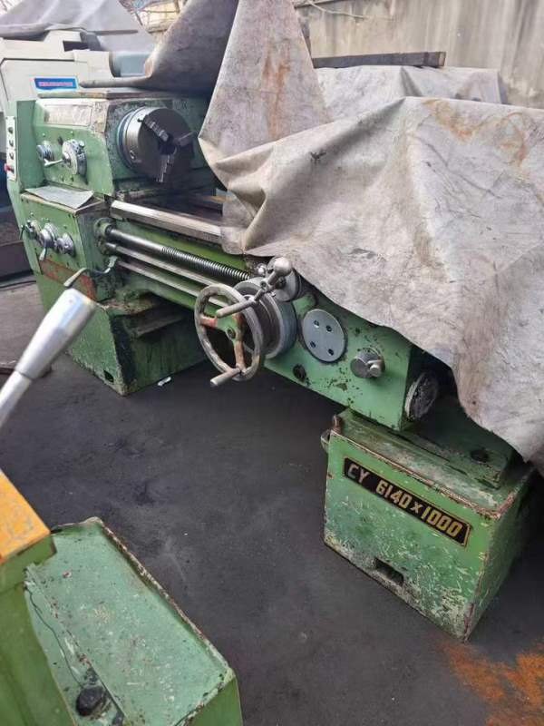 两台云南6140车床，长度1米，只需几千元一台，批发处.