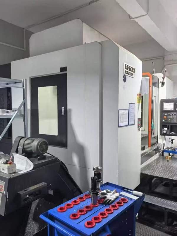 23年晋星1380加工中心 BT50/8000转，三菱m80系统 带龙.