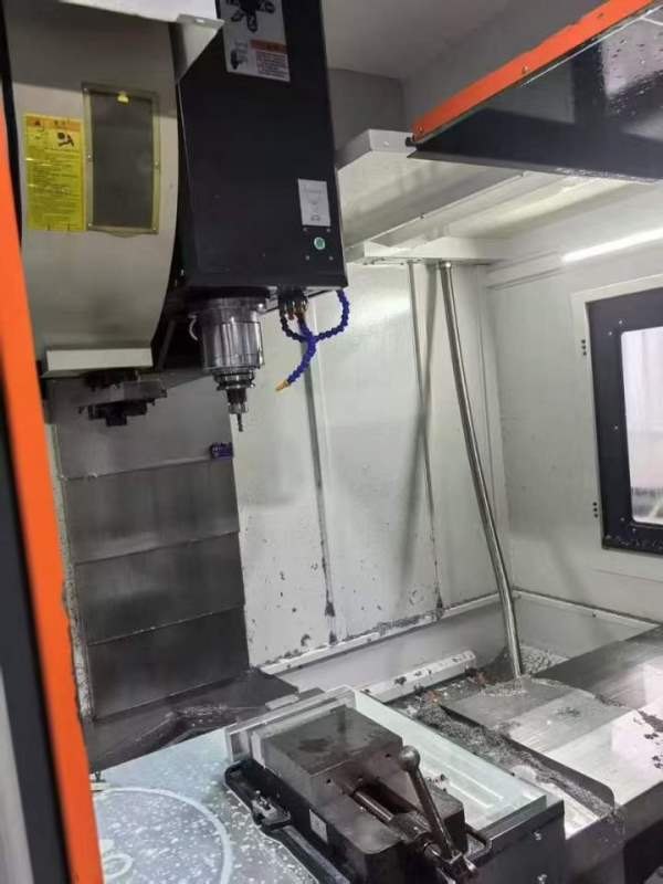 23年晋星1380加工中心 BT50/8000转，三菱m80系统 带龙.