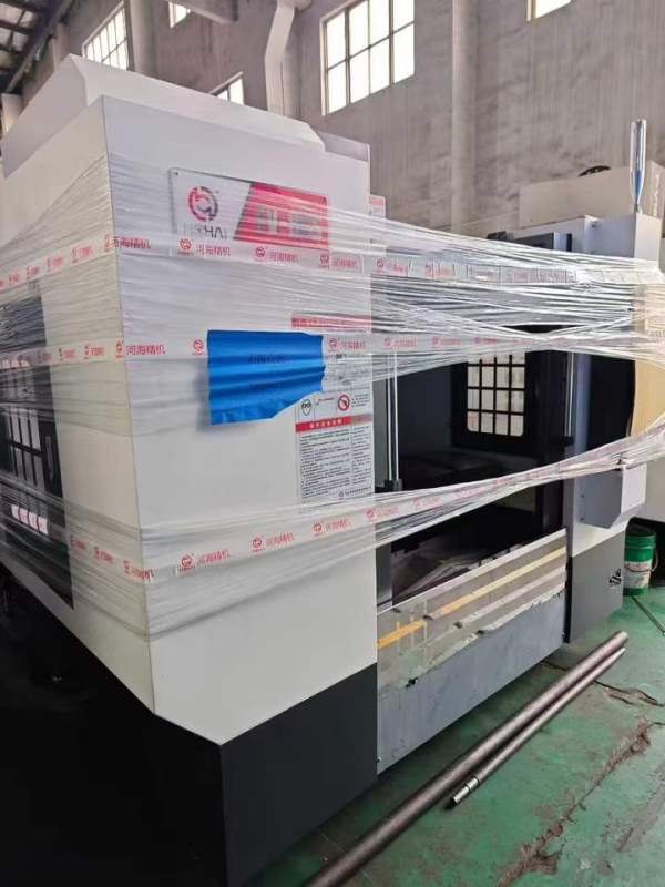 昆山河海全新855加工中心到货，三菱M80系统，三轴滚柱.