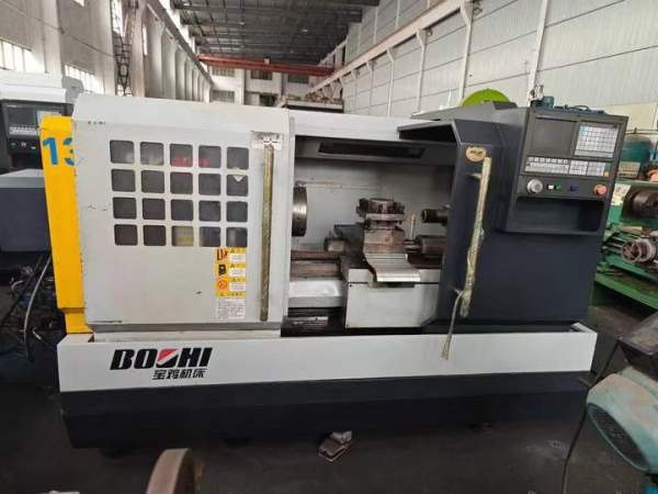 2016年宝鸡50P数控车床，液压卡盘，750mm加工长度，低.